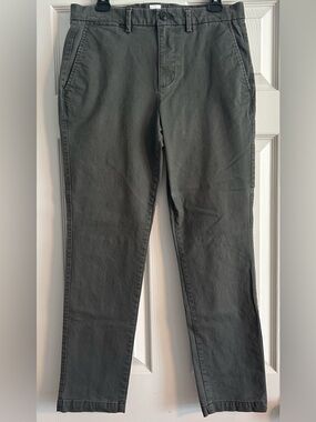 GAP Men's Gray Essential Slim Khakis - 31x30